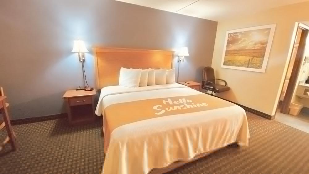Days Inn By Wyndham Salina South Εξωτερικό φωτογραφία