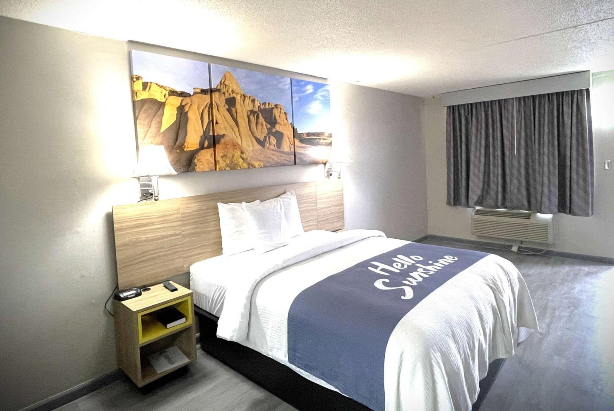 Days Inn By Wyndham Salina South Εξωτερικό φωτογραφία