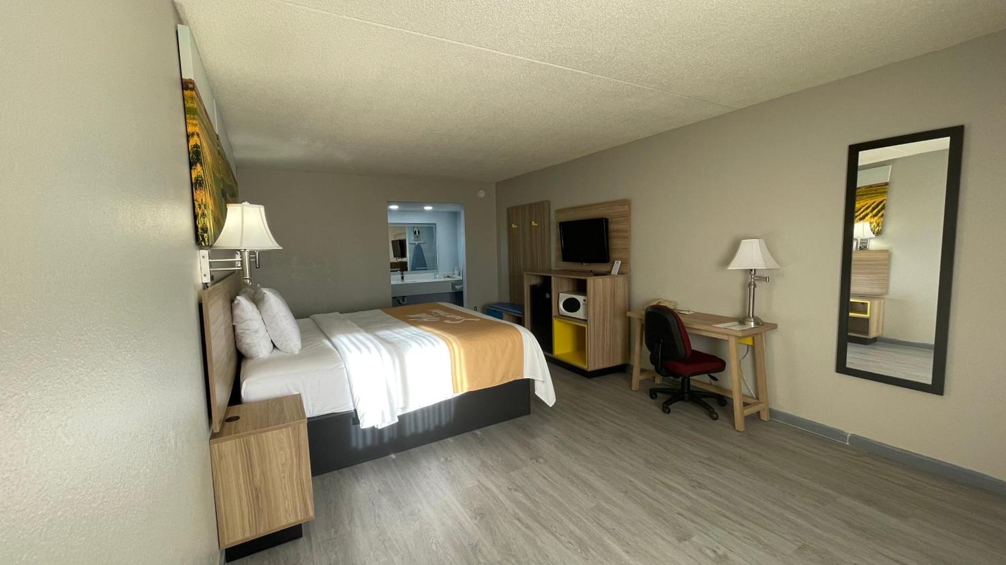 Days Inn By Wyndham Salina South Εξωτερικό φωτογραφία