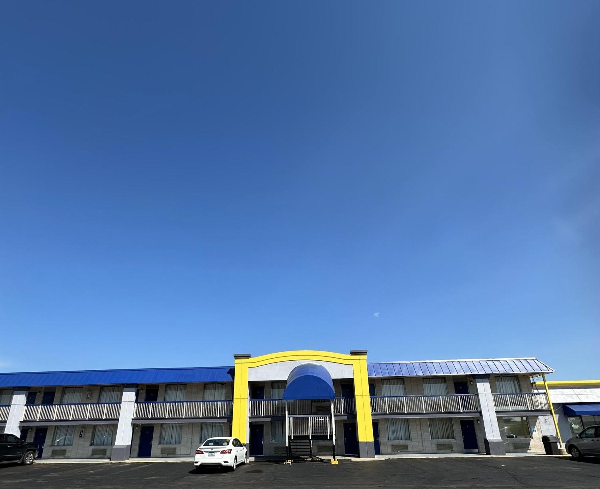 Days Inn By Wyndham Salina South Εξωτερικό φωτογραφία